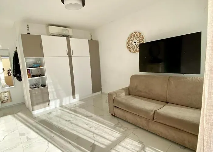 Château Saint Louis - *