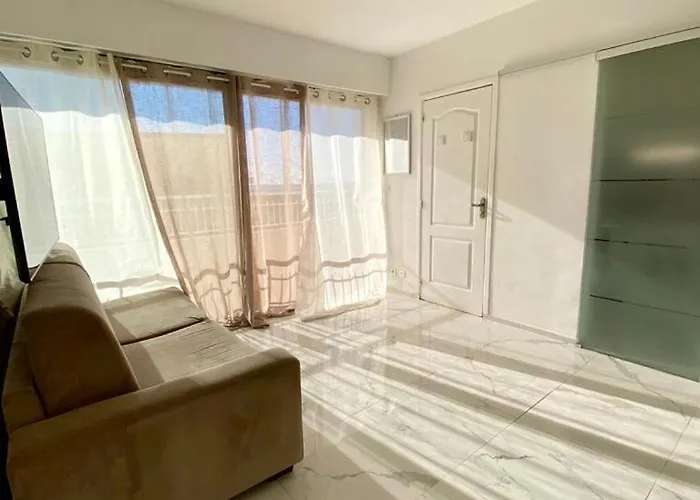 Château Saint Louis - *